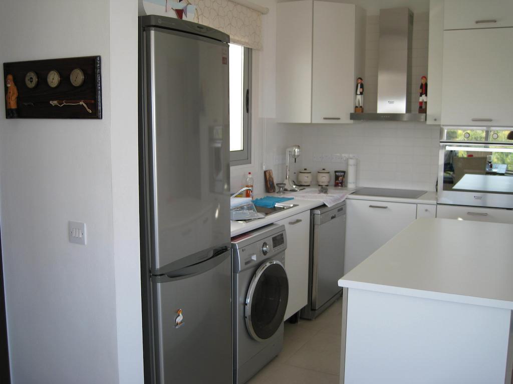 Trident Beach Apartment Protaras Eksteriør billede